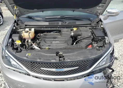 2018 Chrysler Pacifica Limited z USA, uszkodzony, nr VIN 2C4RC1GG2JR251911